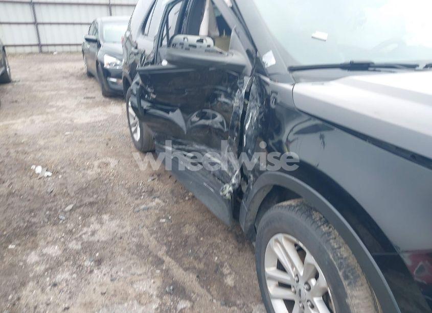 Photo 6 of 2017 Ford Explorer (VIN 1FM5K7B83HGE42636)