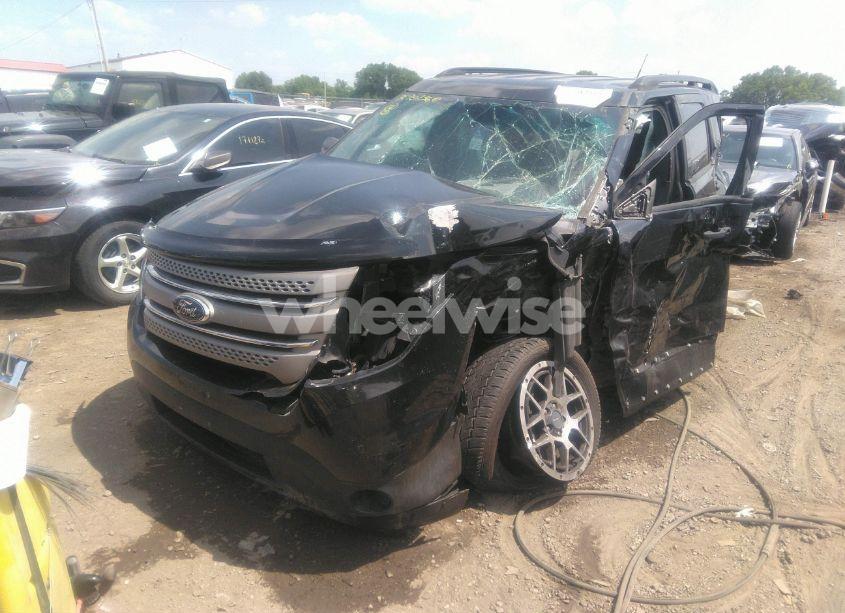 Photo 2 of 2013 Ford Explorer (VIN 1FM5K7B85DGA36917)