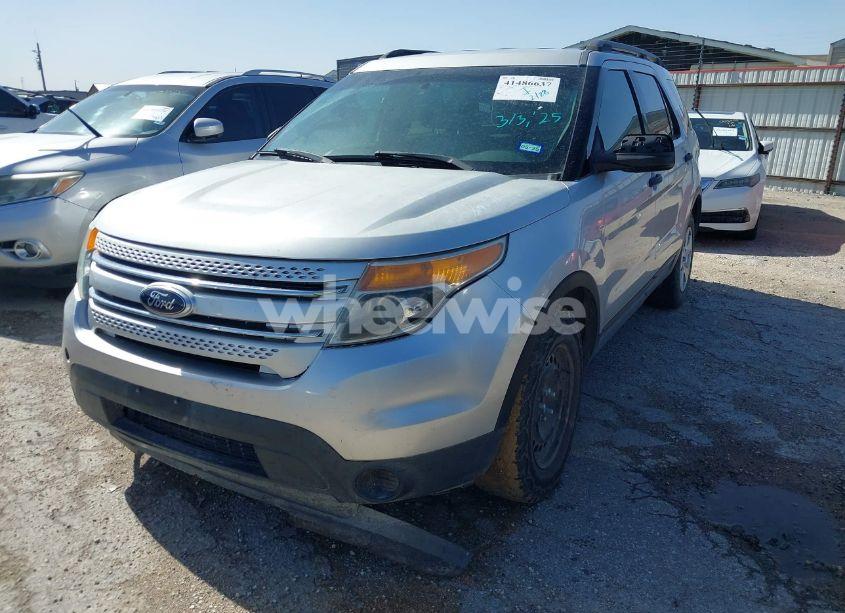Photo 2 of 2014 Ford Explorer (VIN 1FM5K7B86EGA88915)