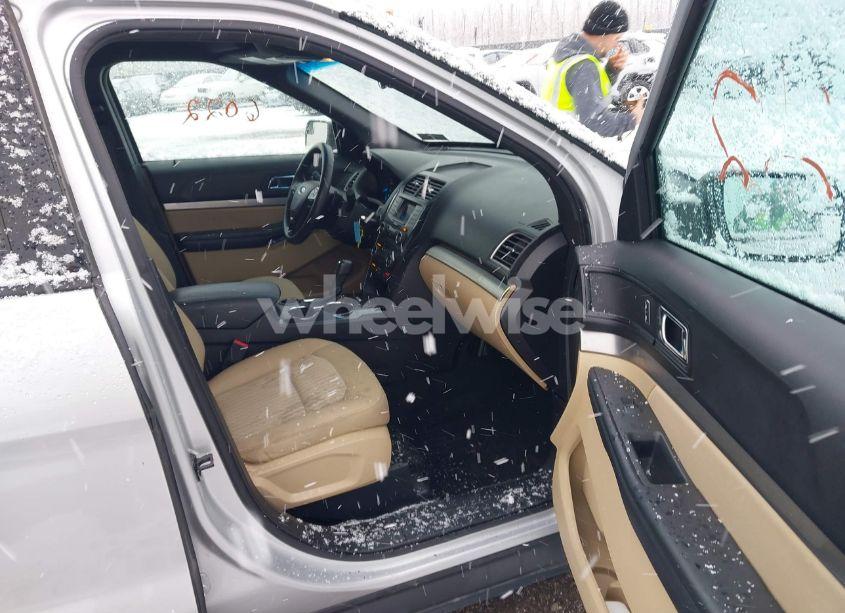 Photo 5 of 2017 Ford Explorer (VIN 1FM5K7B88HGB16637)