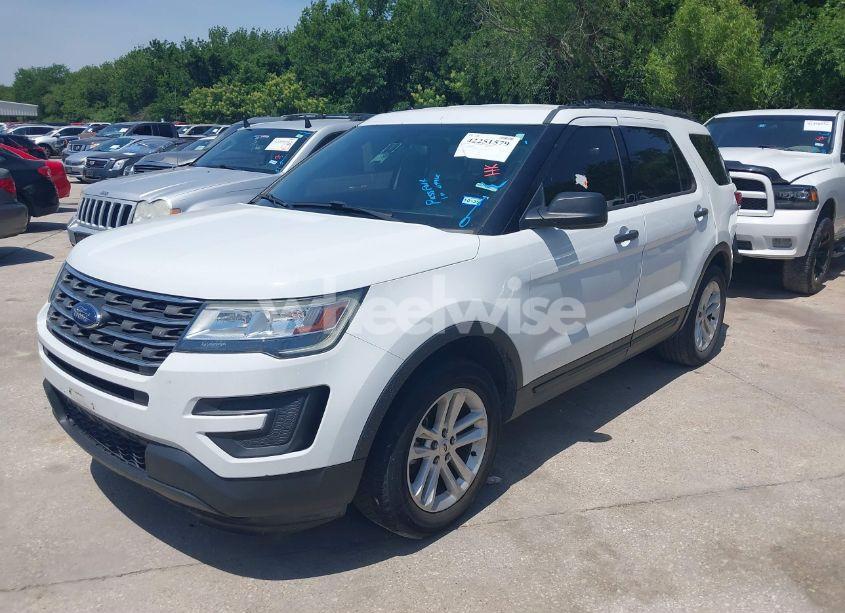 Photo 2 of 2017 Ford Explorer (VIN 1FM5K7B88HGB78443)