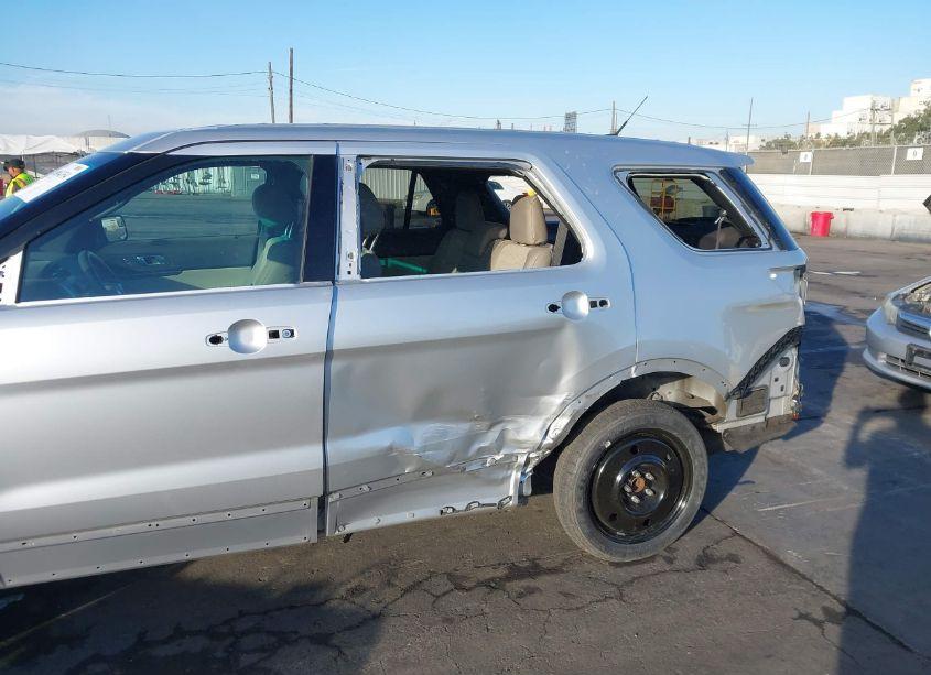 Photo 6 of 2015 Ford Explorer (VIN 1FM5K7B89FGB11864)