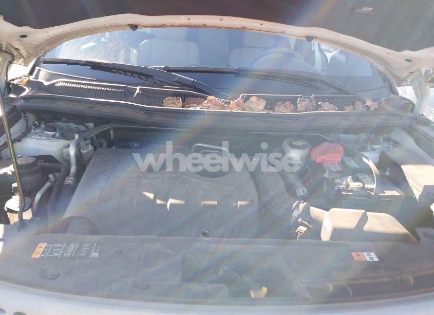 Photo 10 of 2015 Ford Explorer (VIN 1FM5K7B95FGC16913)