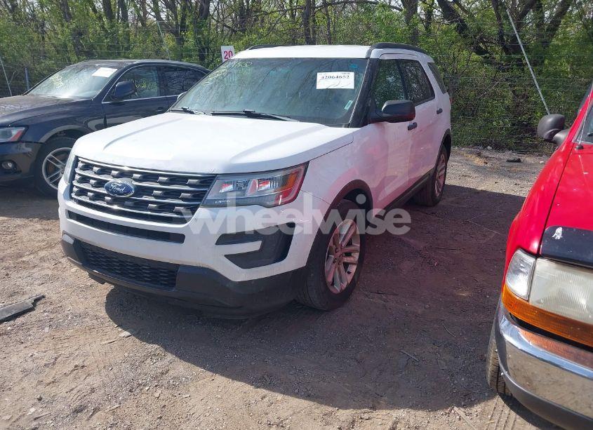 Photo 2 of 2016 Ford Explorer (VIN 1FM5K7BH4GGB60469)