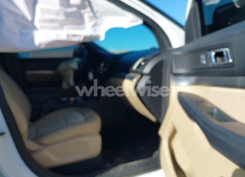 Photo 5 of 2017 Ford Explorer (VIN 1FM5K7BH8HGD95989)