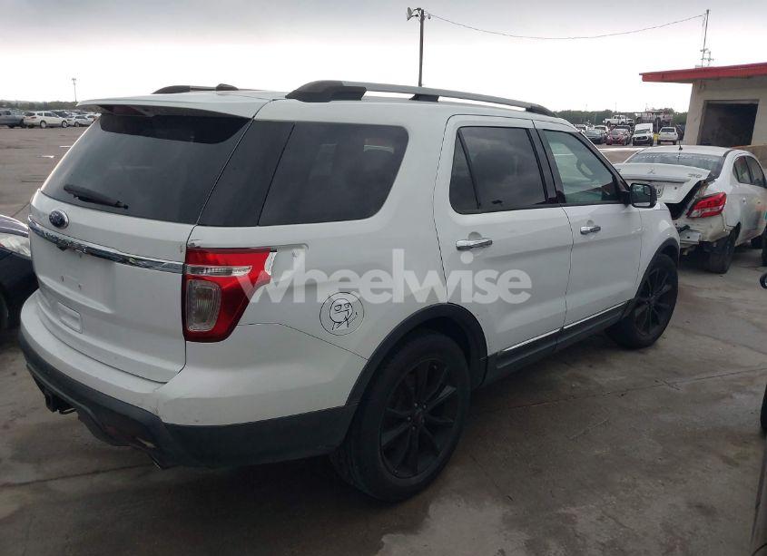 Photo 4 of 2013 Ford Explorer XLT (VIN 1FM5K7D80DGB86835)