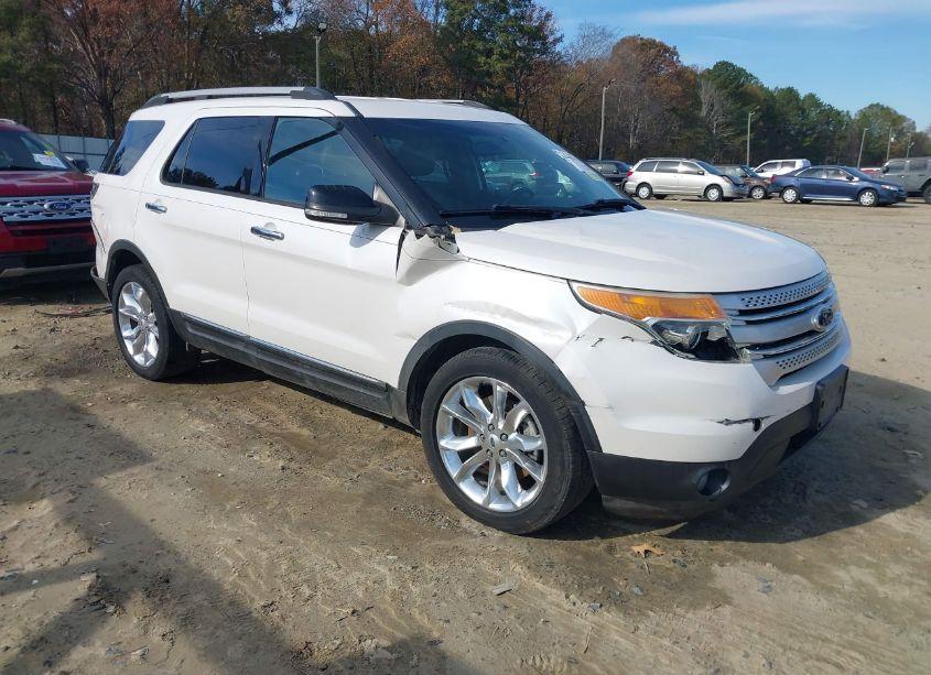 2014 Ford Explorer XLT (VIN 1FM5K7D80EGA26424) main photo