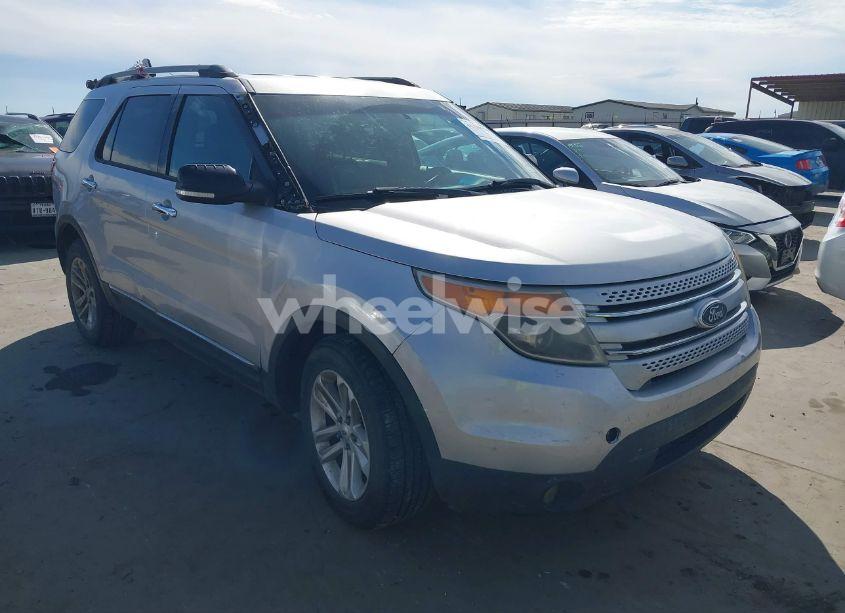 2014 Ford Explorer XLT (VIN 1FM5K7D80EGB09786) main photo