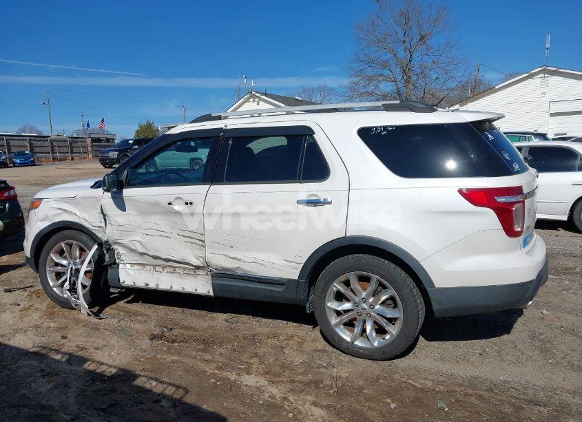 Photo 15 of 2014 Ford Explorer XLT (VIN 1FM5K7D80EGC32309)