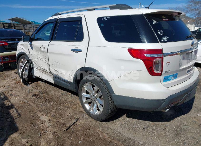 Photo 3 of 2014 Ford Explorer XLT (VIN 1FM5K7D80EGC32309)