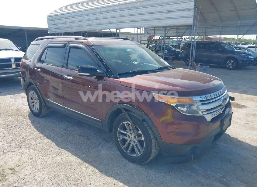 2015 Ford Explorer XLT (VIN 1FM5K7D80FGB89320) main photo
