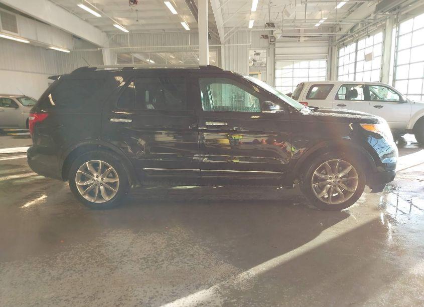 Photo 13 of 2015 Ford Explorer XLT (VIN 1FM5K7D80FGC49712)