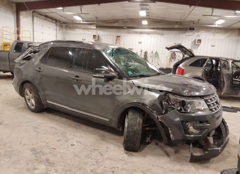 2016 Ford Explorer XLT (VIN 1FM5K7D80GGA94905) main photo
