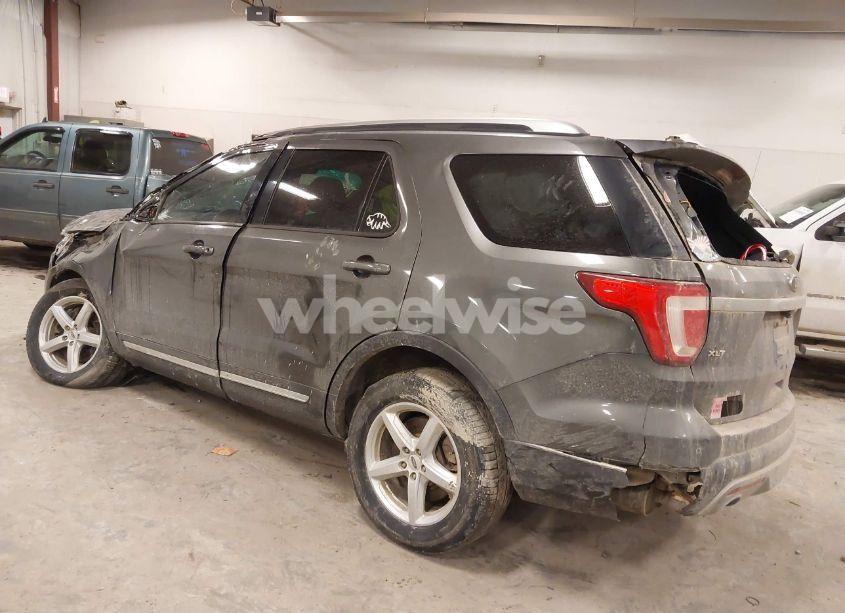 Photo 3 of 2016 Ford Explorer XLT (VIN 1FM5K7D80GGA94905)