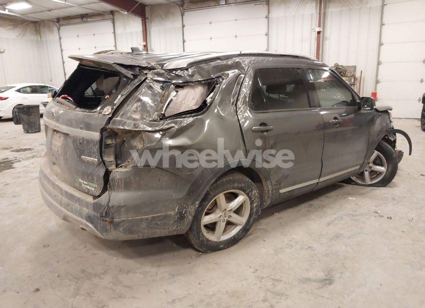 Photo 4 of 2016 Ford Explorer XLT (VIN 1FM5K7D80GGA94905)