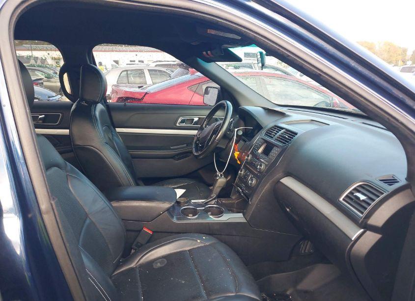 Photo 5 of 2016 Ford Explorer XLT (VIN 1FM5K7D80GGC31910)