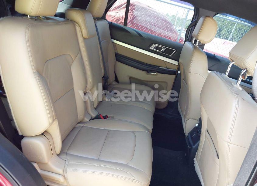 Photo 8 of 2017 Ford Explorer XLT (VIN 1FM5K7D80HGB43893)