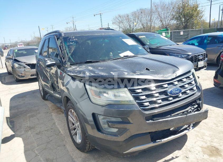 Photo 6 of 2017 Ford Explorer XLT (VIN 1FM5K7D80HGB62413)