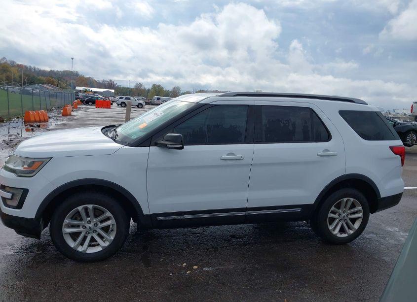 Photo 14 of 2017 Ford Explorer XLT (VIN 1FM5K7D80HGC13215)