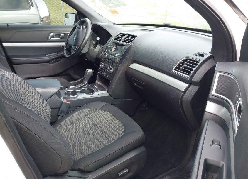 Photo 5 of 2017 Ford Explorer XLT (VIN 1FM5K7D80HGC13215)