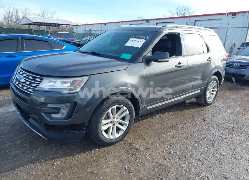 Photo 2 of 2017 Ford Explorer XLT (VIN 1FM5K7D80HGC63578)