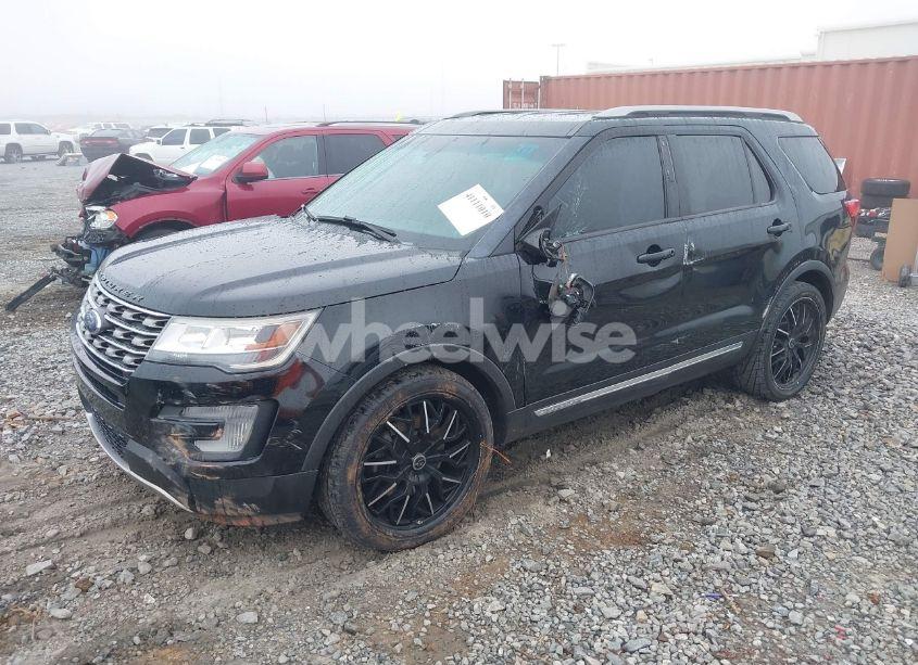 Photo 2 of 2017 Ford Explorer XLT (VIN 1FM5K7D80HGD10267)