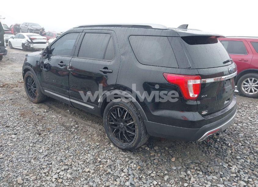 Photo 3 of 2017 Ford Explorer XLT (VIN 1FM5K7D80HGD10267)