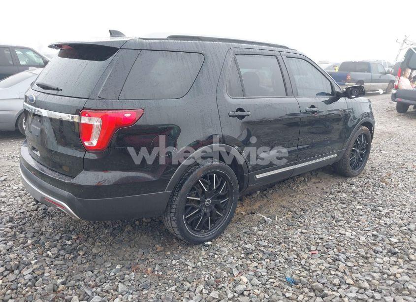 Photo 4 of 2017 Ford Explorer XLT (VIN 1FM5K7D80HGD10267)