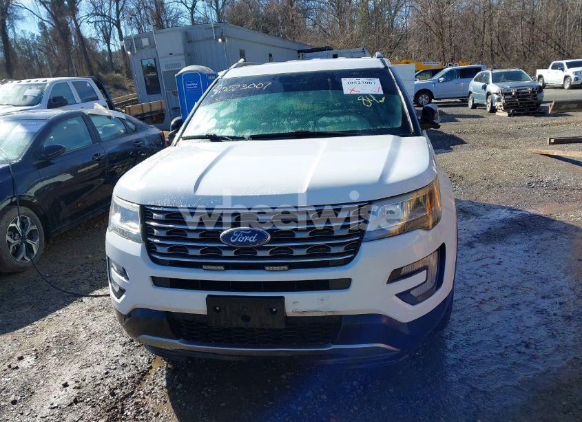 Photo 12 of 2017 Ford Explorer XLT (VIN 1FM5K7D80HGD34715)