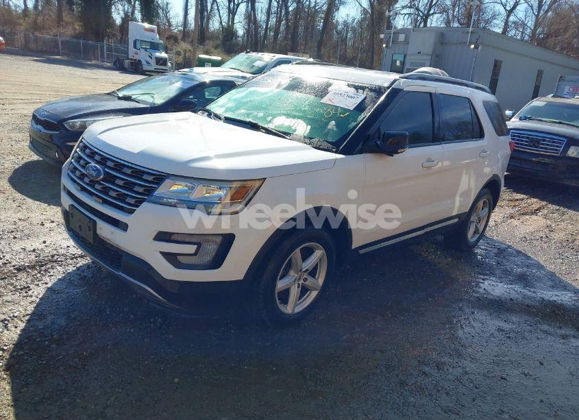 Photo 2 of 2017 Ford Explorer XLT (VIN 1FM5K7D80HGD34715)