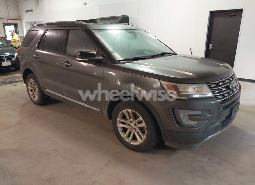 2017 Ford Explorer XLT (VIN 1FM5K7D80HGD77726) main photo