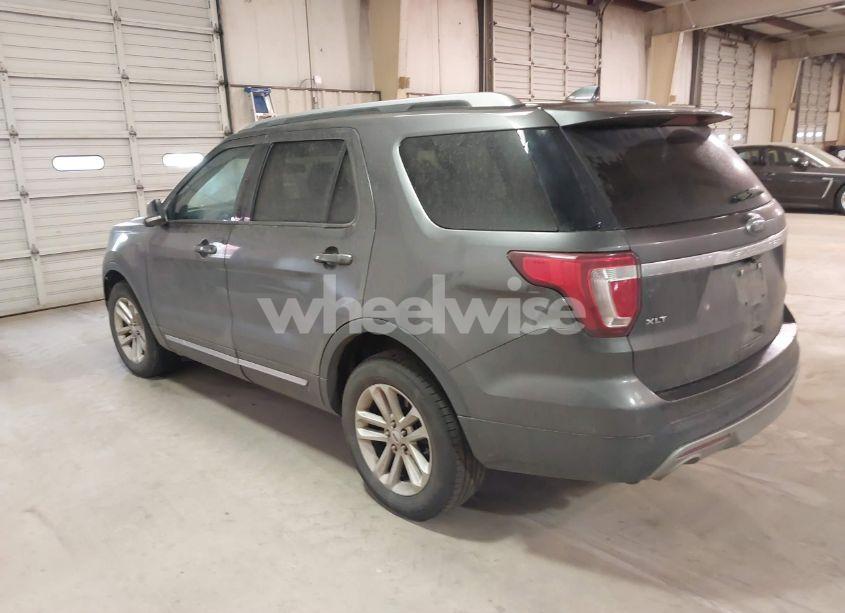 Photo 3 of 2017 Ford Explorer XLT (VIN 1FM5K7D80HGD77726)