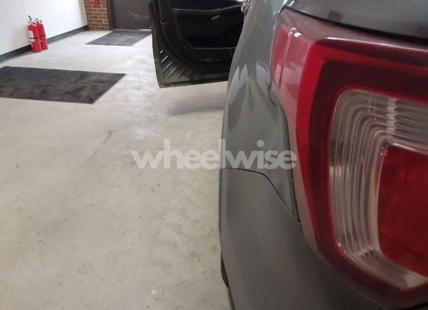 Photo 6 of 2017 Ford Explorer XLT (VIN 1FM5K7D80HGD77726)