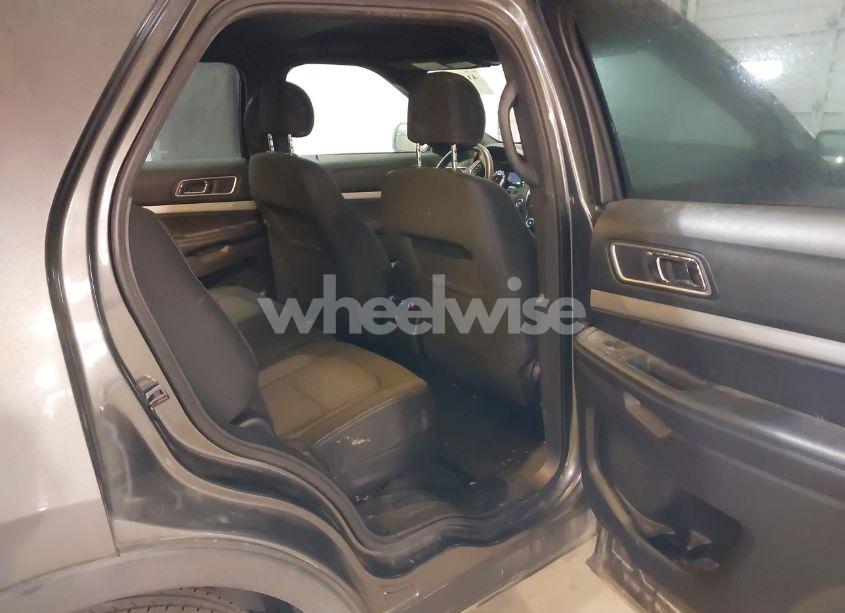 Photo 8 of 2017 Ford Explorer XLT (VIN 1FM5K7D80HGD77726)