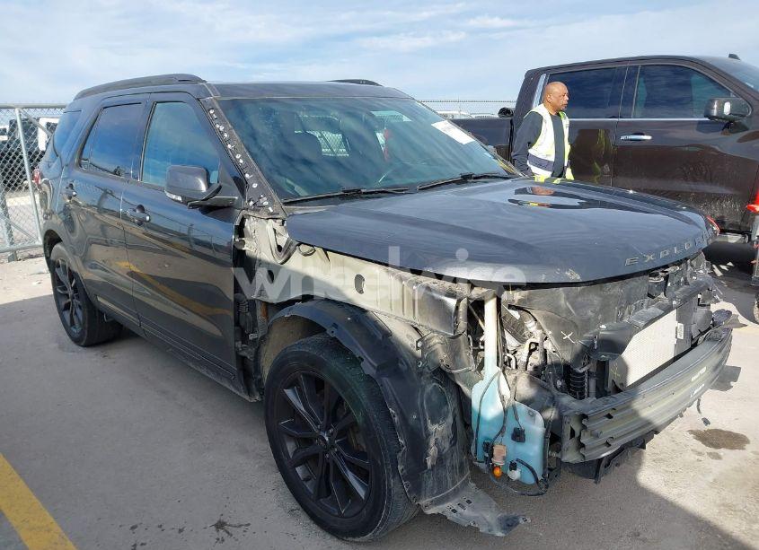 2017 Ford Explorer XLT (VIN 1FM5K7D80HGE39044) main photo