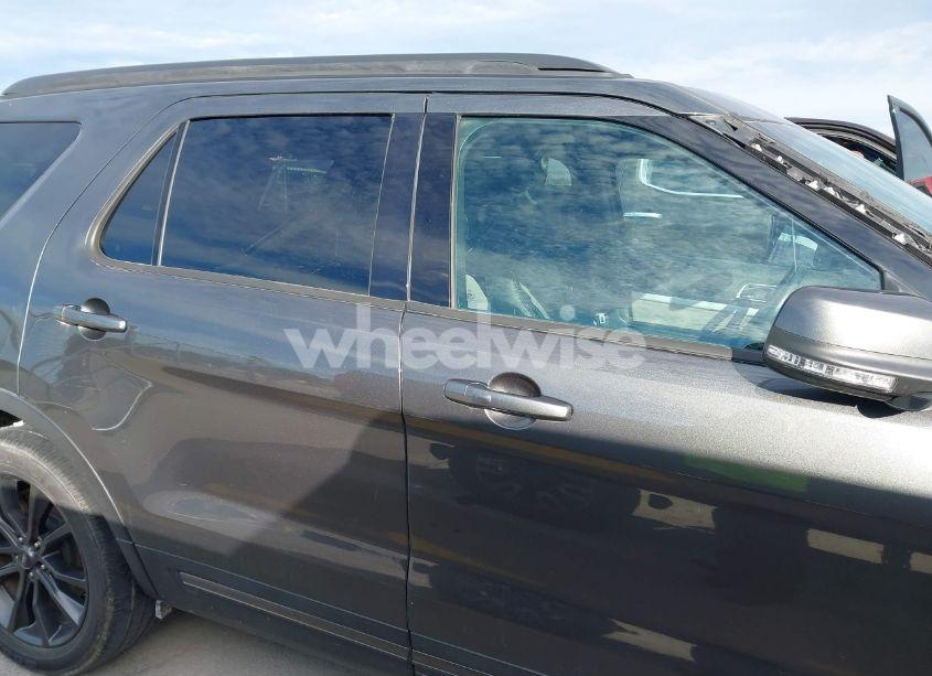 Photo 14 of 2017 Ford Explorer XLT (VIN 1FM5K7D80HGE39044)