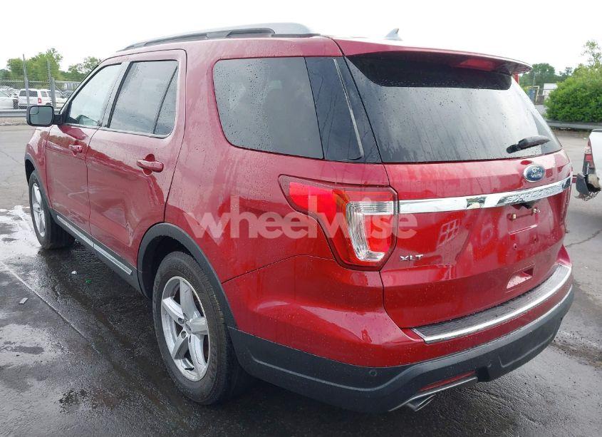 Photo 3 of 2018 Ford Explorer XLT (VIN 1FM5K7D80JGA52631)