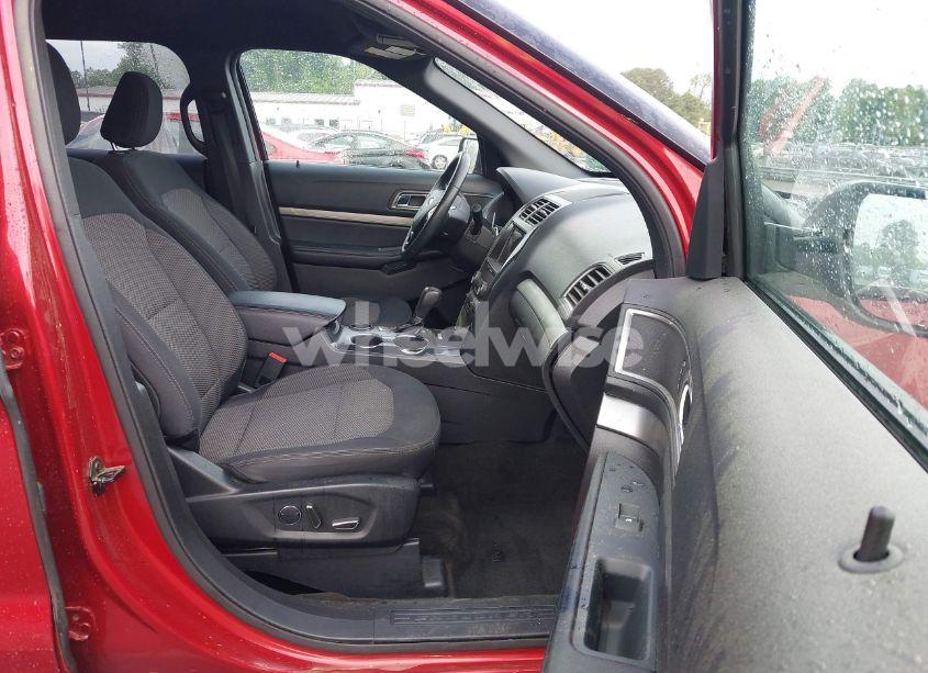 Photo 5 of 2018 Ford Explorer XLT (VIN 1FM5K7D80JGA52631)