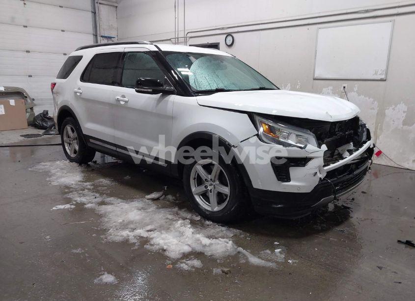 2018 Ford Explorer XLT (VIN 1FM5K7D80JGB79430) main photo