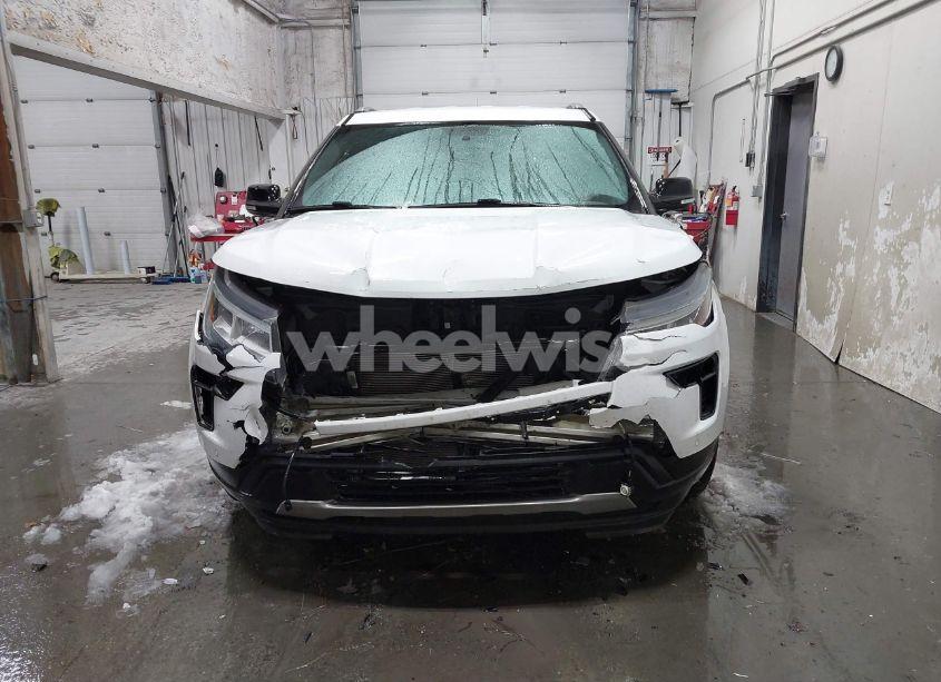 Photo 12 of 2018 Ford Explorer XLT (VIN 1FM5K7D80JGB79430)