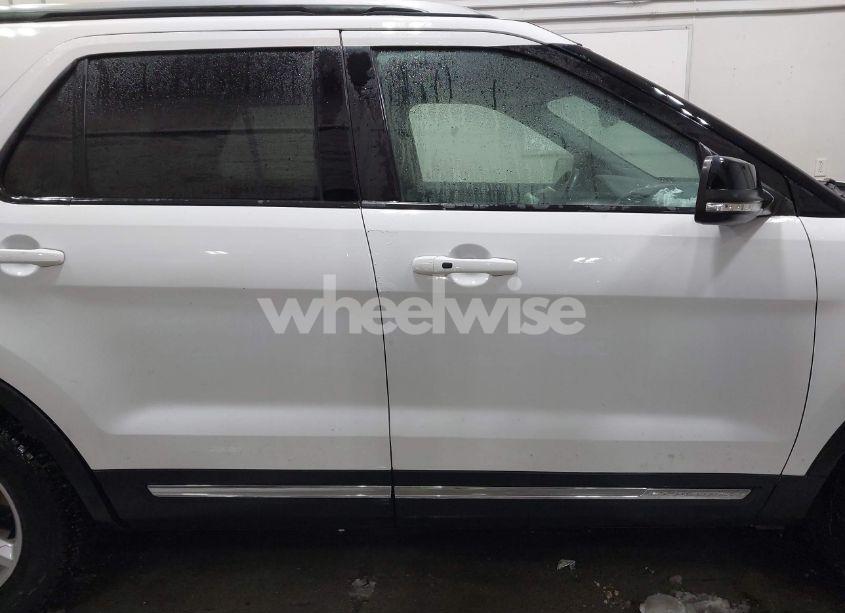 Photo 13 of 2018 Ford Explorer XLT (VIN 1FM5K7D80JGB79430)