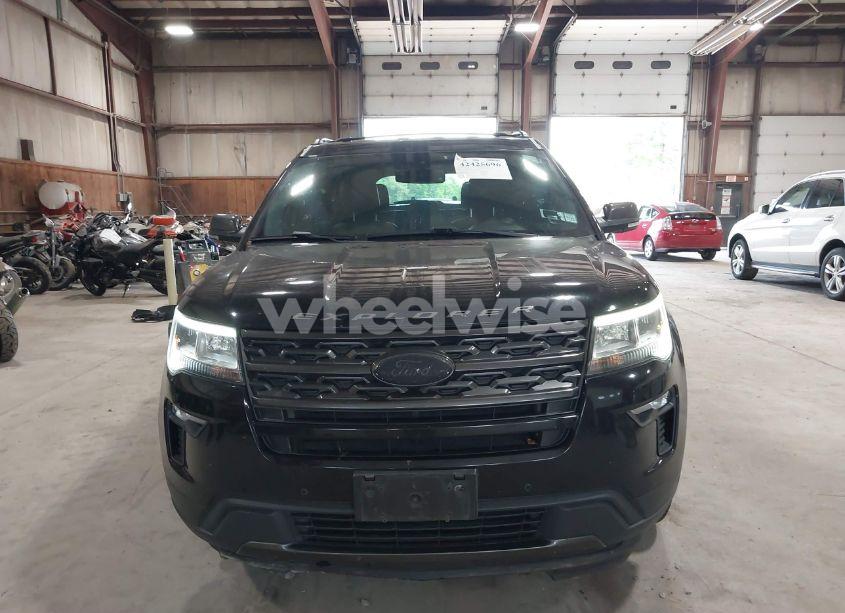 Photo 12 of 2018 Ford Explorer XLT (VIN 1FM5K7D80JGC32711)