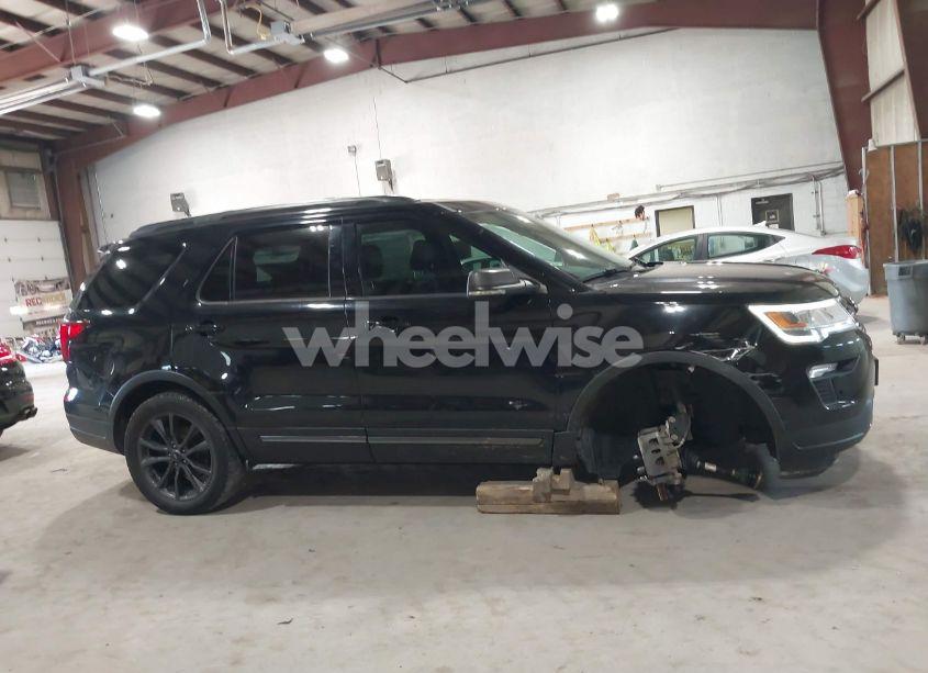 Photo 13 of 2018 Ford Explorer XLT (VIN 1FM5K7D80JGC32711)