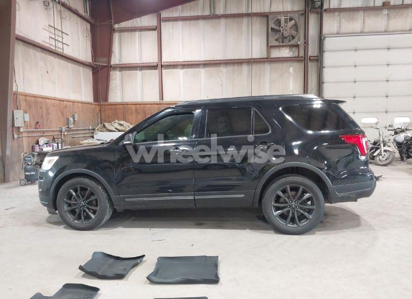 Photo 14 of 2018 Ford Explorer XLT (VIN 1FM5K7D80JGC32711)