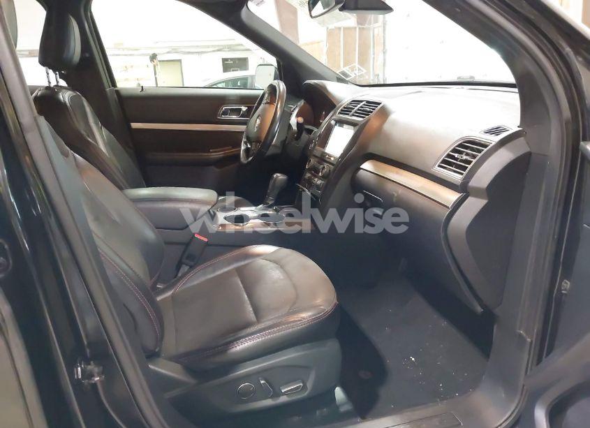 Photo 5 of 2018 Ford Explorer XLT (VIN 1FM5K7D80JGC32711)