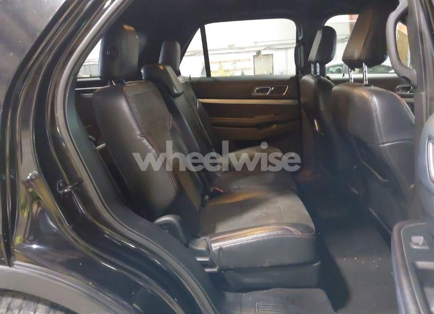 Photo 8 of 2018 Ford Explorer XLT (VIN 1FM5K7D80JGC32711)