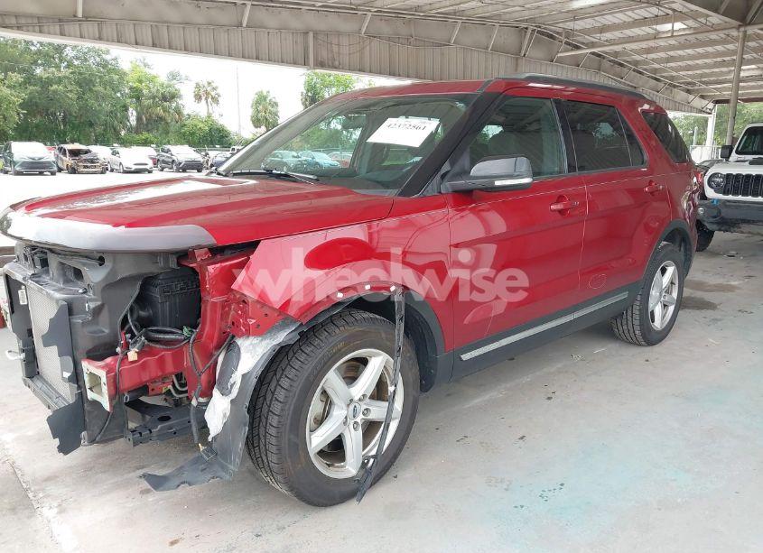 Photo 2 of 2018 Ford Explorer XLT (VIN 1FM5K7D80JGC81729)