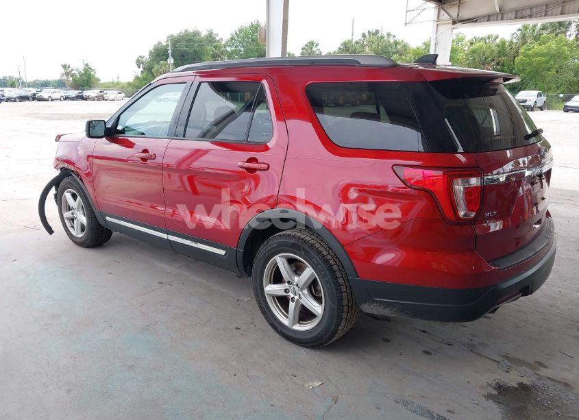 Photo 3 of 2018 Ford Explorer XLT (VIN 1FM5K7D80JGC81729)