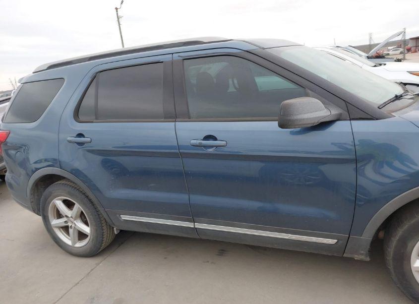 Photo 13 of 2018 Ford Explorer XLT (VIN 1FM5K7D80JGC85523)