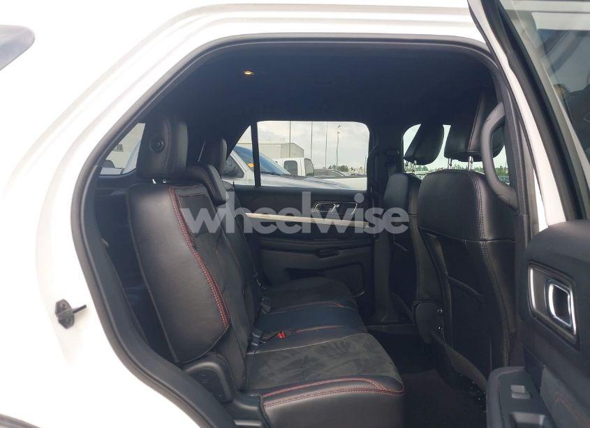 Photo 8 of 2019 Ford Explorer XLT (VIN 1FM5K7D80KGA21140)